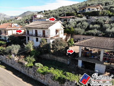 Foto Villa unifamiliare in Via Pantanello, Fondi di 315 m² con 9 locali