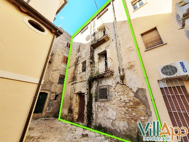 Foto Villa unifamiliare in Via Camillo Benso di Cavour, Fondi Centro