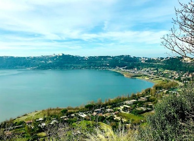 Foto Appartamento in Via Pompeo Magno, Albano Laziale di 85 m² con 4 locali