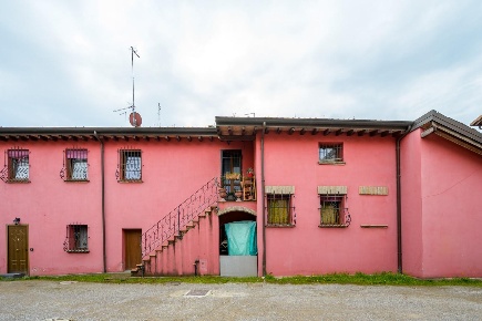 Foto Casa indipendente a Modena San Faustino di 160 m² con 6 locali