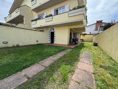 Foto Appartamento a Viareggio Darsena - Ex Campo di Aviazione di 110 m²