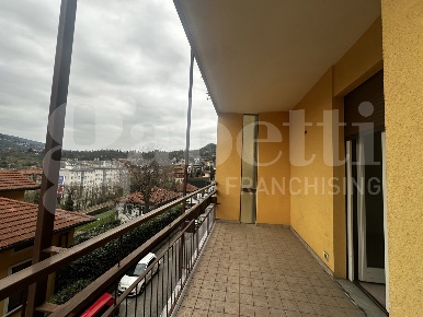 Foto Appartamento in Via CASTEL BARADELLO snc, Como Monte Croce di 130 m²